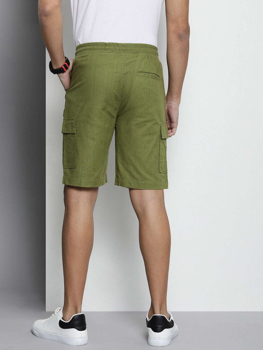 Men's Green Slim Fit Solid Casual Shorts