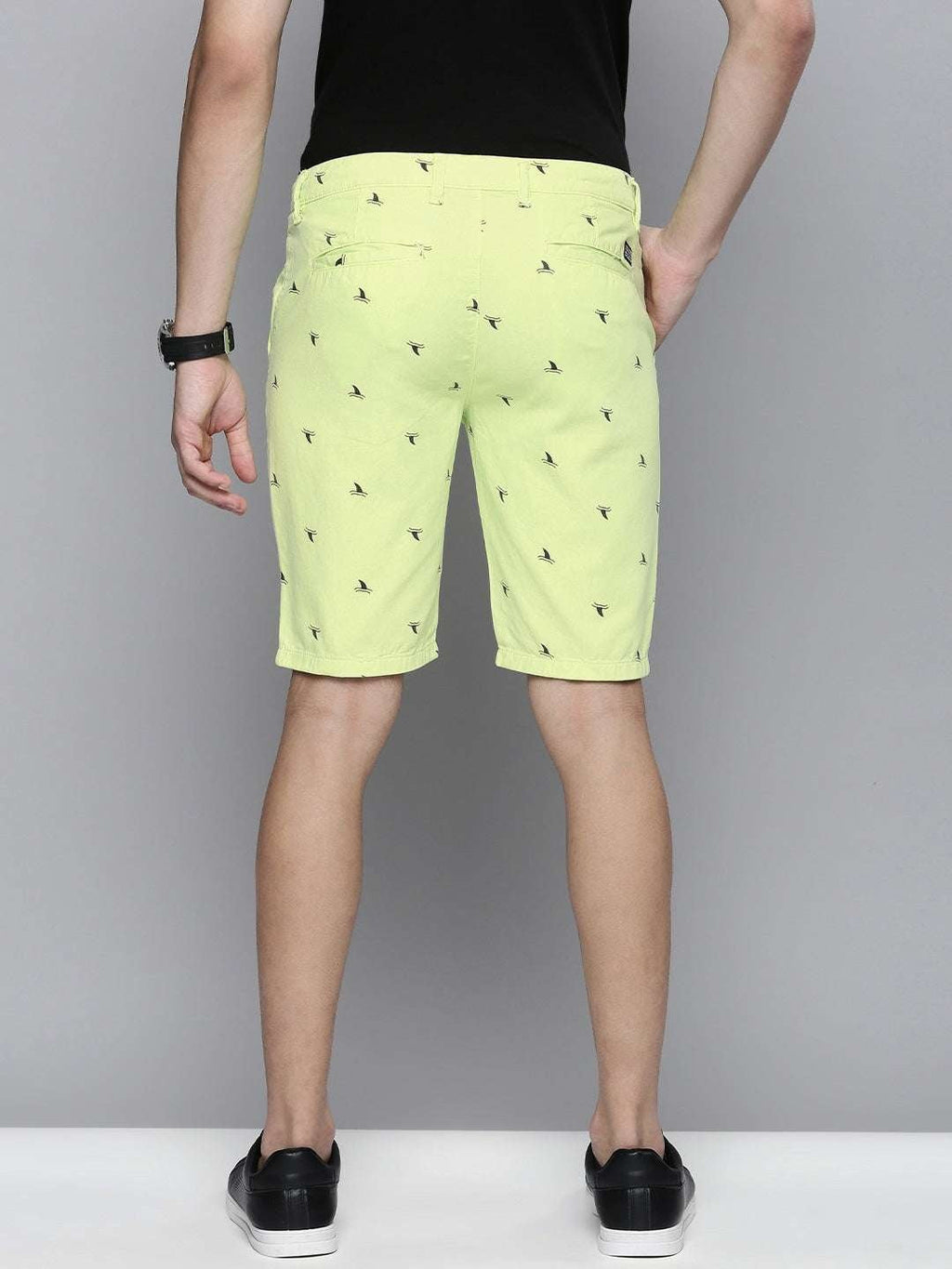 Men's Green Slim Fit Solid Casual Shorts