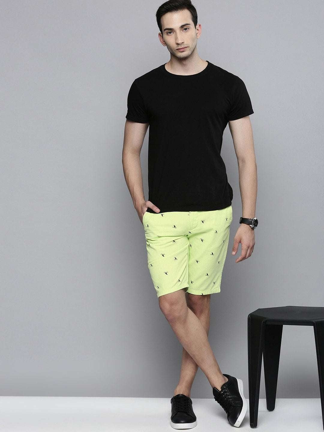 Men's Green Slim Fit Solid Casual Shorts