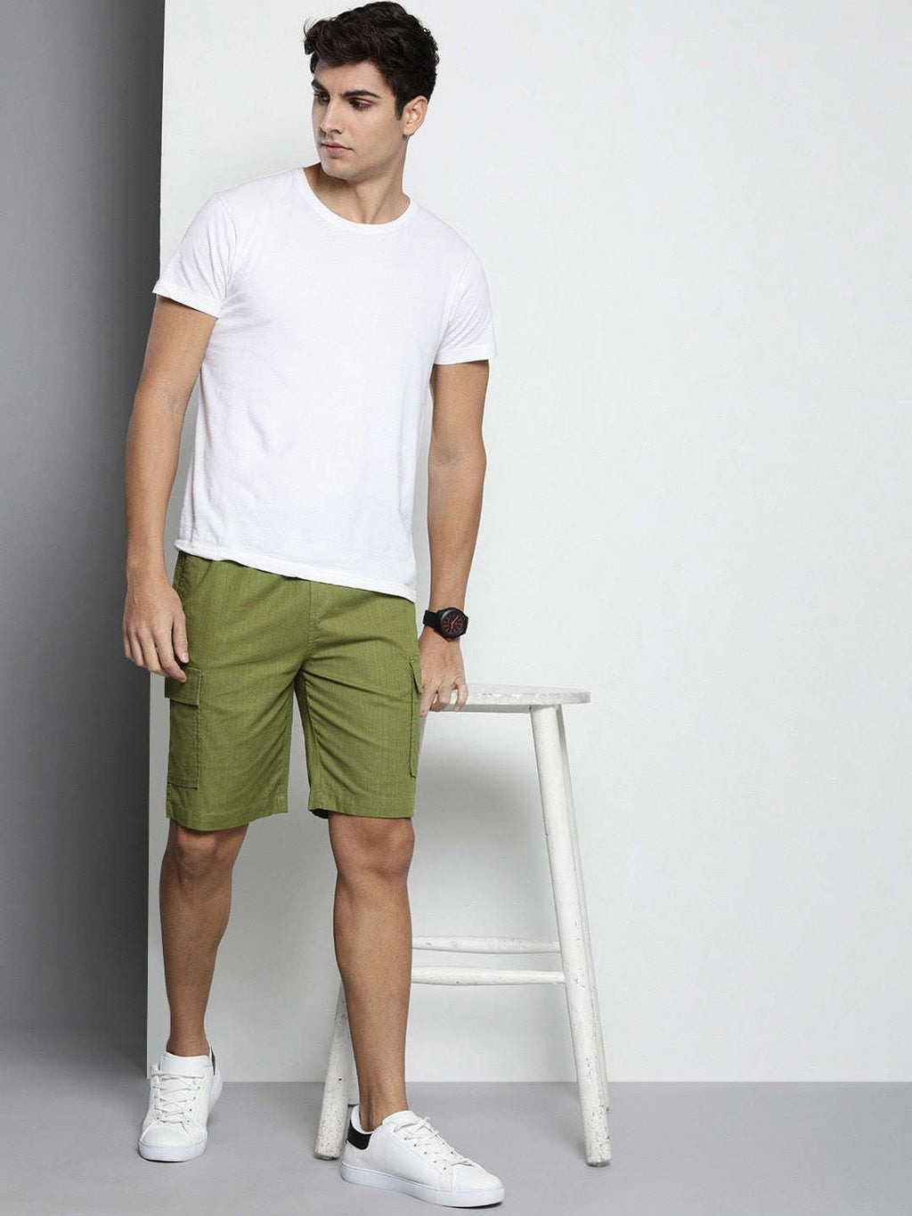 Men's Green Slim Fit Solid Casual Shorts