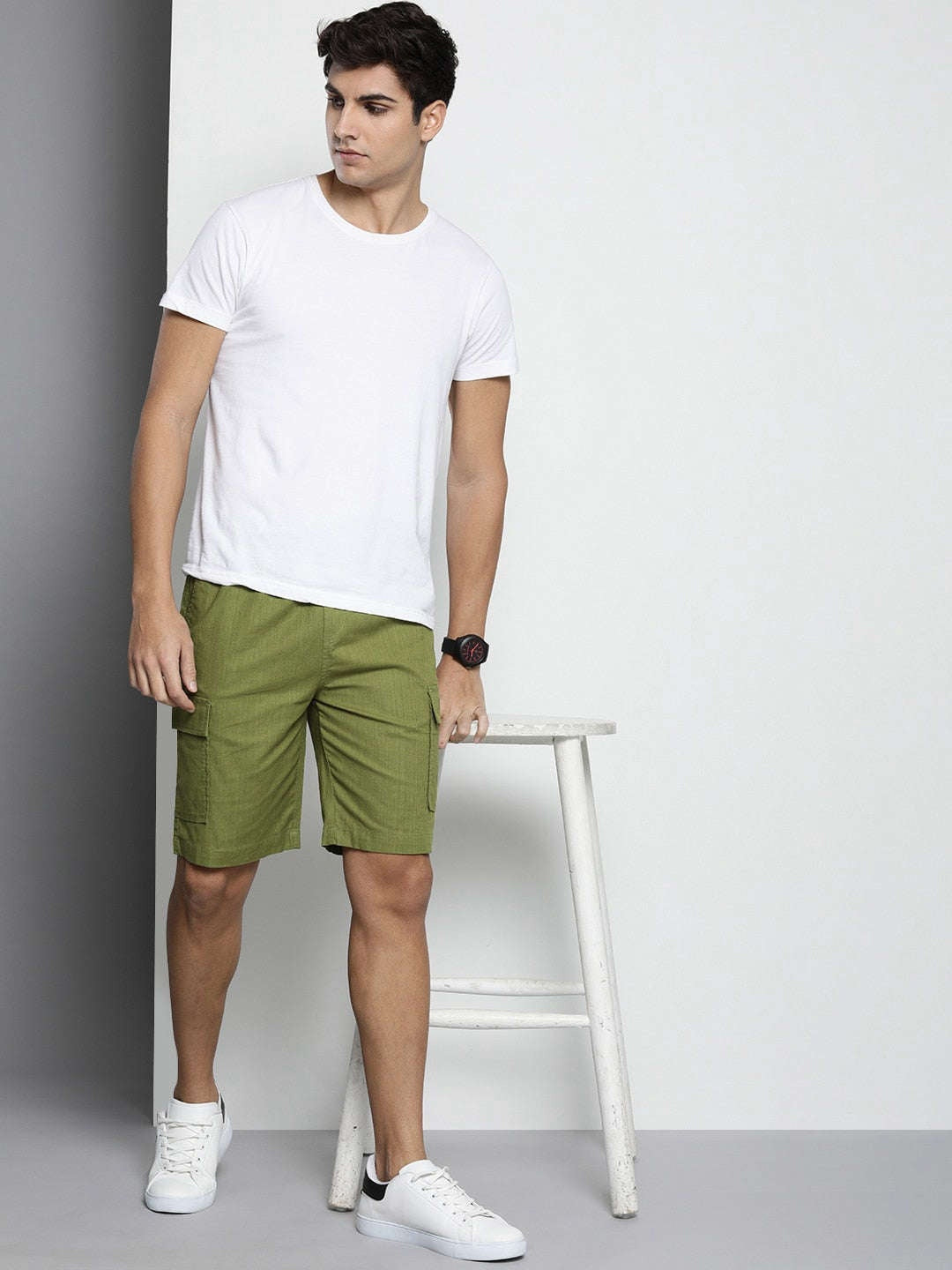 Men's Green Slim Fit Solid Casual Shorts