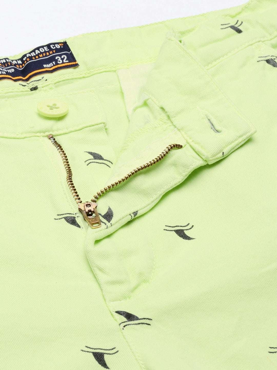 Men's Green Slim Fit Solid Casual Shorts
