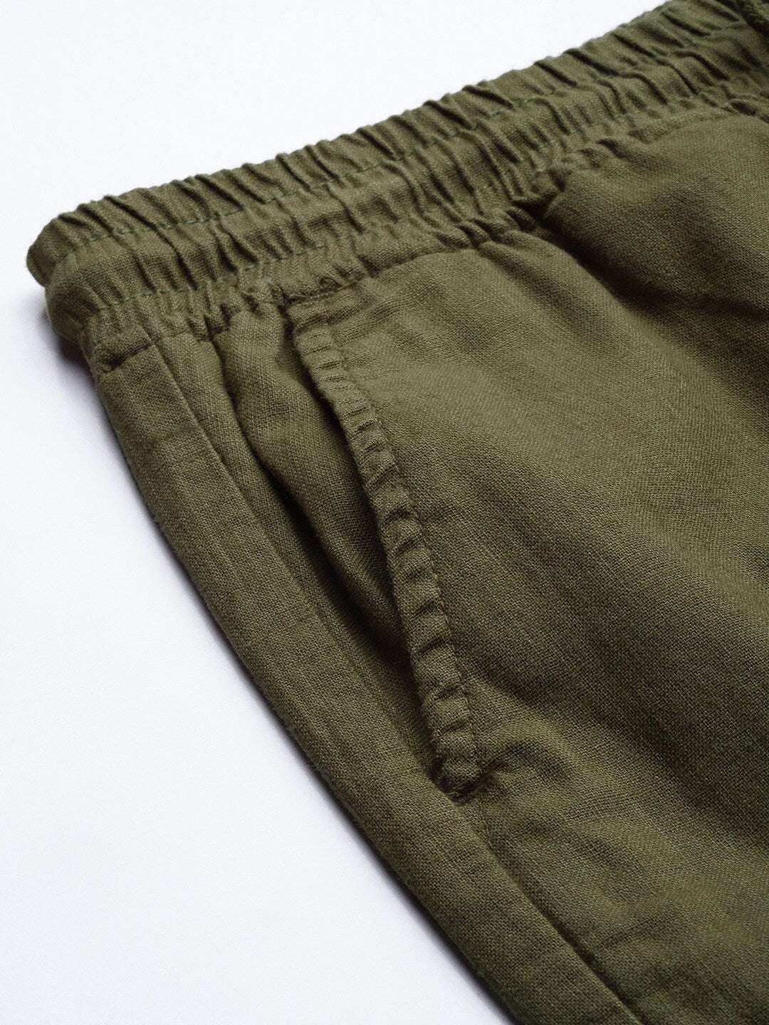 Men's Green Slim Fit Solid Casual Shorts