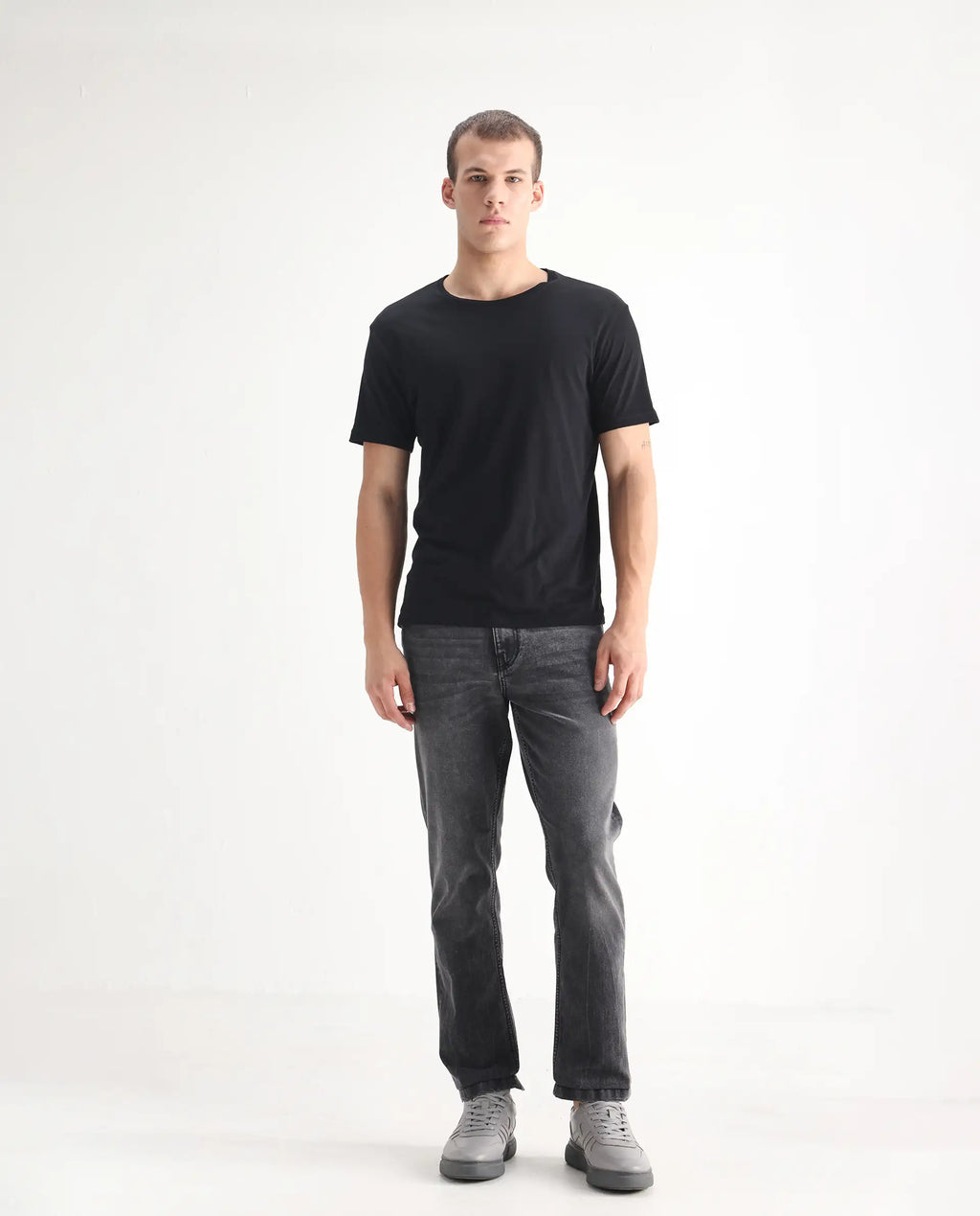 Rare Rabbit Men's Klune Black Cotton Plain Morris Regular Fit Jeans