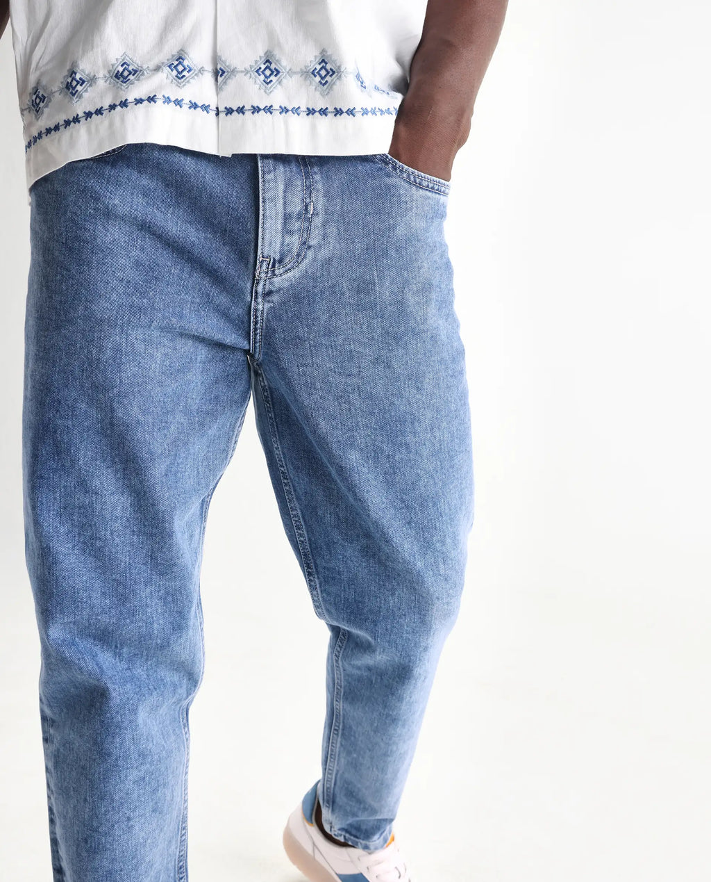 Rare Rabbit Men's Sam-2 Light Blue Cotton Plain Kurt Carrot Fit Jeans