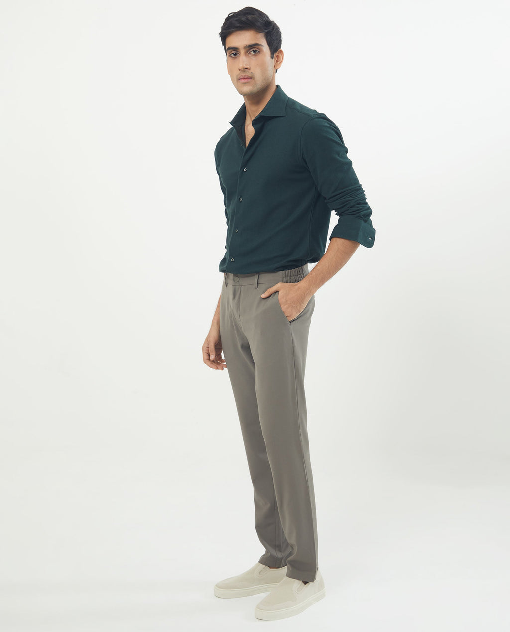 Rare Rabbit Men's Venziya Dark Green Cotton Plain Regular Fit Full Sleeve Collared Shirt