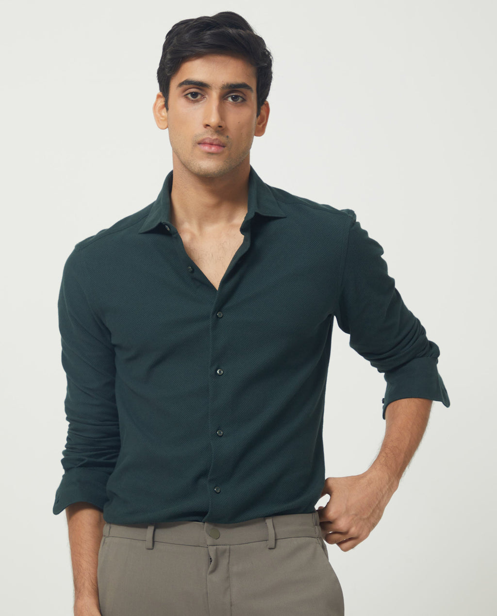 Rare Rabbit Men's Venziya Dark Green Cotton Plain Regular Fit Full Sleeve Collared Shirt
