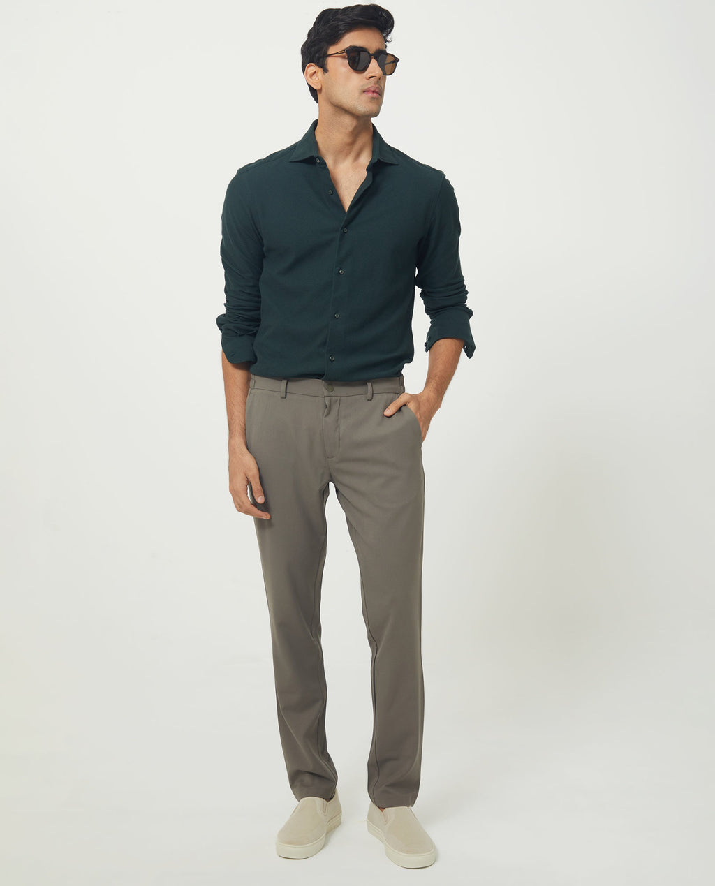 Rare Rabbit Men's Venziya Dark Green Cotton Plain Regular Fit Full Sleeve Collared Shirt